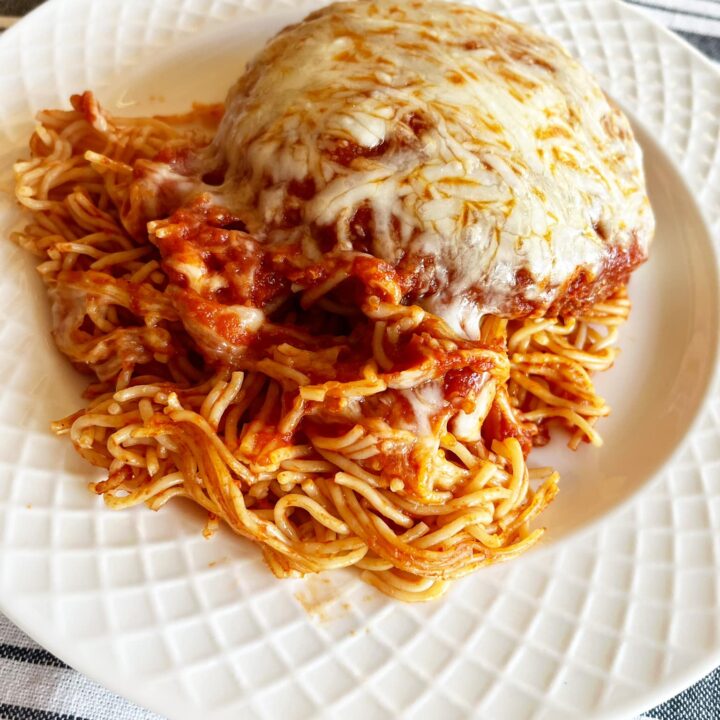 Easy Chicken Parmesan Baked Spaghetti 
